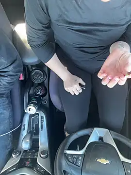 AllesandraLove live sex cam