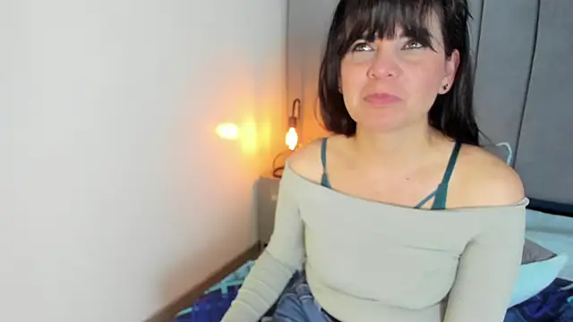 laura_hotties's cam snapshot