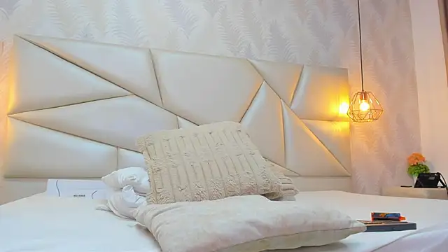 laurettedela_rouse live sex cam