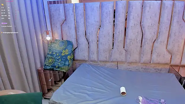 ari_monet live sex cam