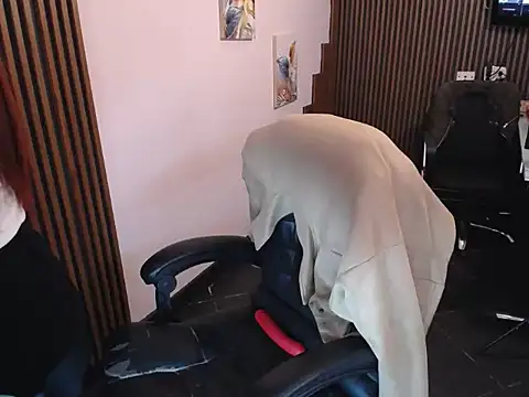 desk_desire's cam snapshot