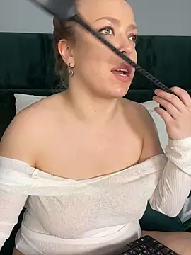 MilaHester's cam snapshot