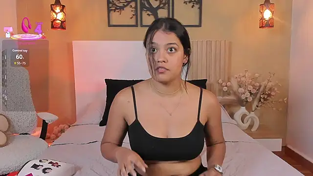 Camila_Bustamante's cam snapshot