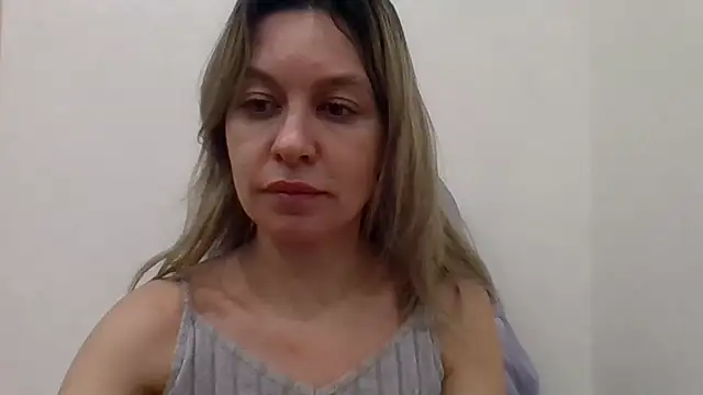 Little_Milf_5's cam snapshot