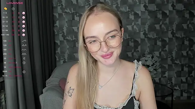 A_delina's cam snapshot