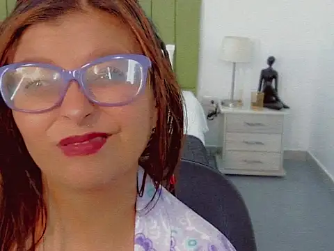 Amber_Rouge_'s cam snapshot