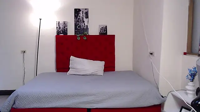 Insomniia_'s cam snapshot