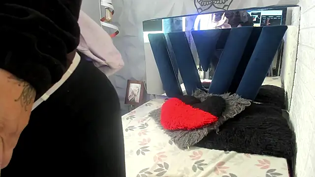 pamela_velazco's cam snapshot