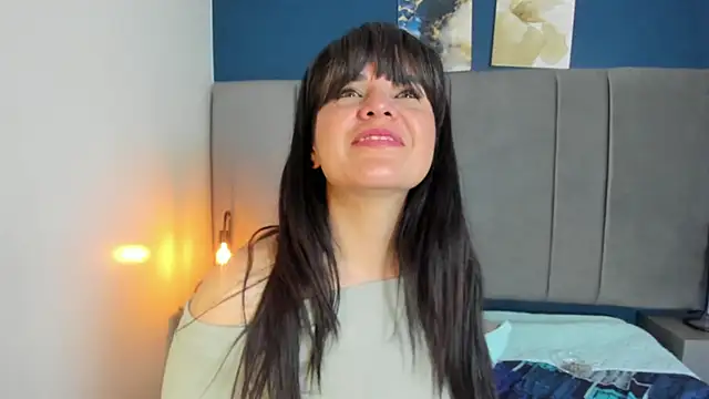 laura_hotties's cam snapshot