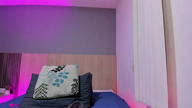 Atenea_Clerk's cam snapshot