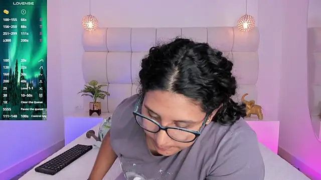 DanielleEvans_'s cam snapshot