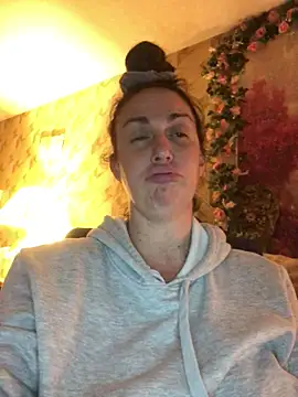 BELLAMORGANE1's cam snapshot