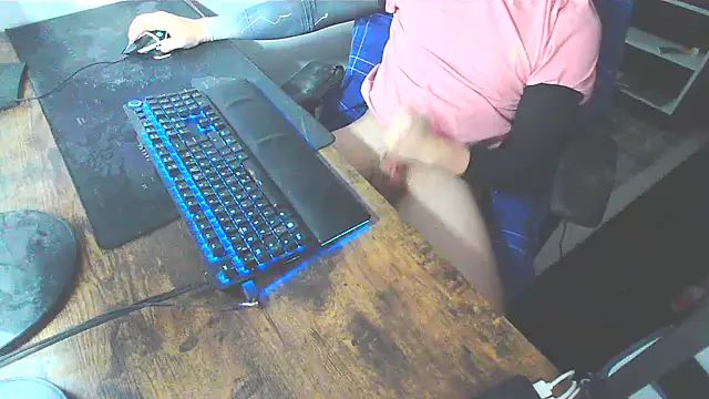 WouldLovetoFuckYou666's cam snapshot