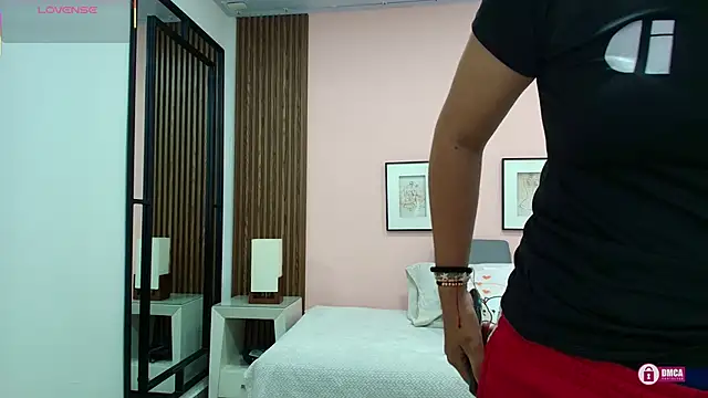 alina_martinelli's cam snapshot