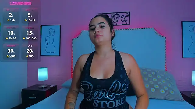 _Emma_whiitee_'s cam snapshot