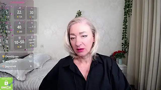 hunters_woman's cam snapshot