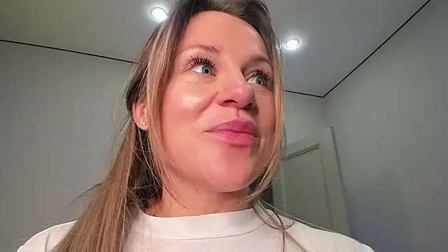 _cometoseeme_'s cam snapshot