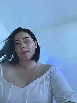 Romina_foxxx_'s cam snapshot