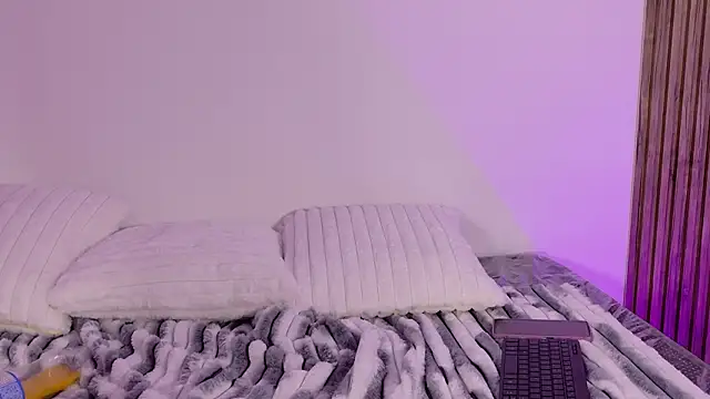 tiffany01_'s cam snapshot