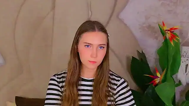 OliviaLay's cam snapshot