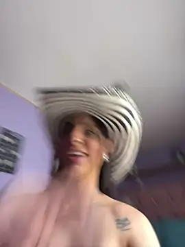 charlotte_stevenss_'s cam snapshot