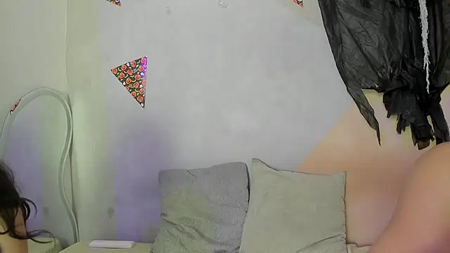 Laura_and_Kevin's cam snapshot