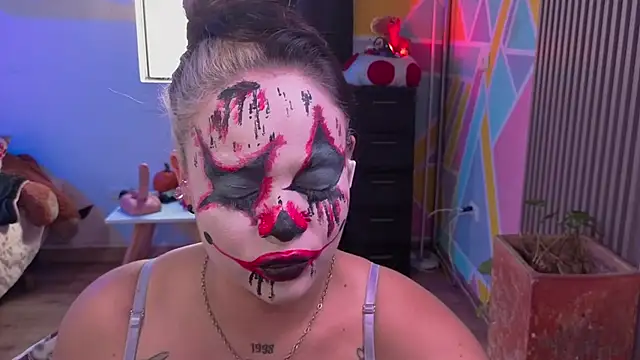 Cuttiealice's cam snapshot