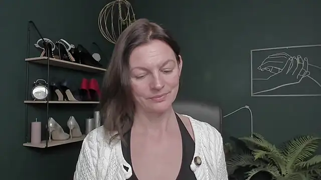 VivianWILD's cam snapshot