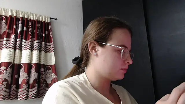 HellenMiyer1111's cam snapshot