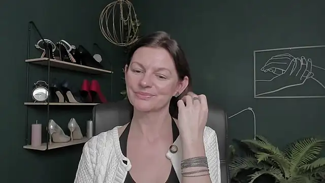 VivianWILD's cam snapshot