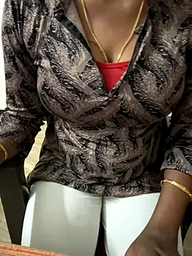 Tamilmallu-duskygirl03's cam snapshot