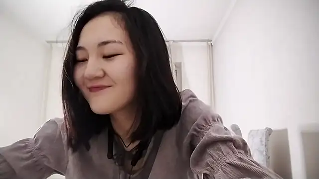 Lyndasilk's cam snapshot