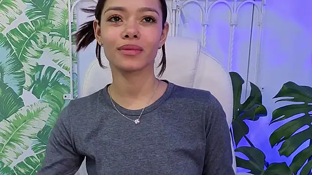 sara_sharma_'s web cam