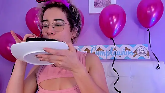 Charlotte11-11's cam snapshot