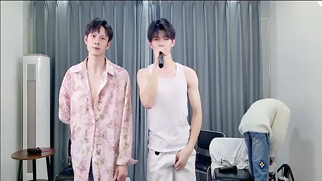 QYBOYS-001's cam snapshot