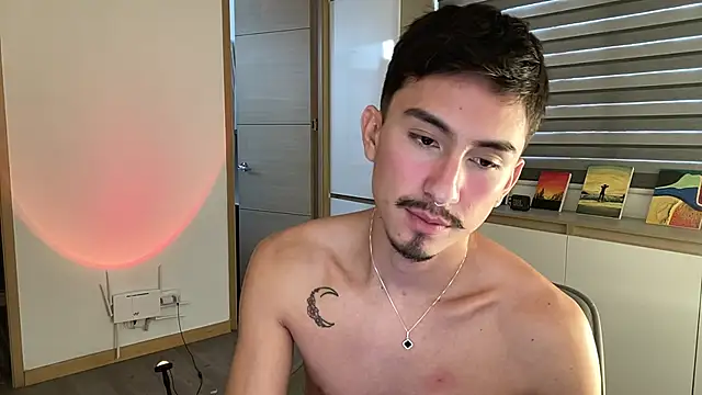 sweettaaron01 live sex cam