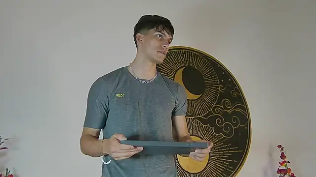 AlessioVitale's cam snapshot