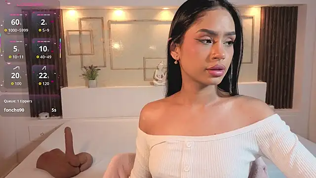 ChloeMoon9's cam snapshot