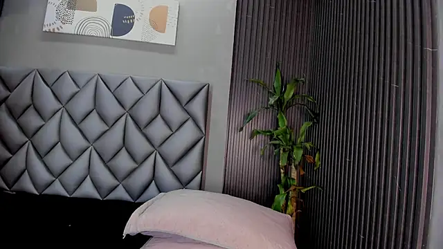 Luna_Ember's cam snapshot