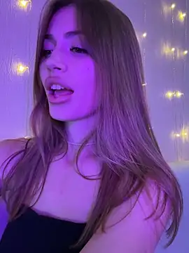 Elizabeth_Tay's cam snapshot