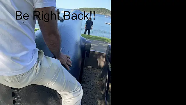 bear_russian_hunk's cam snapshot