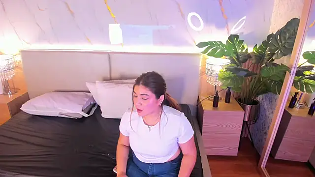 ChloeeMonroee's cam snapshot