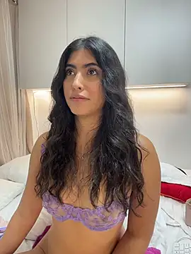 Gaby_zahir_'s cam snapshot