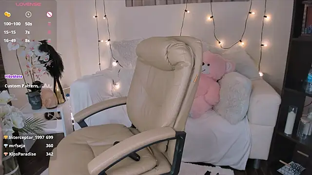 shyina_meow's cam snapshot