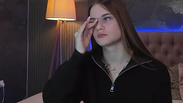 LuisaClover's cam snapshot