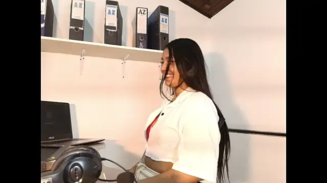 AdeleFun's cam snapshot