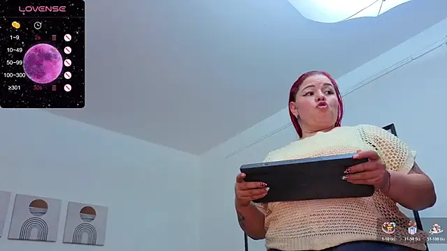 selena_castillo's cam snapshot