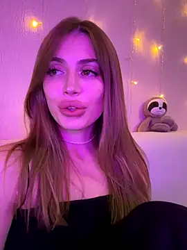 Elizabeth_Tay's cam snapshot