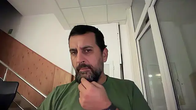 TigerOne19's cam snapshot