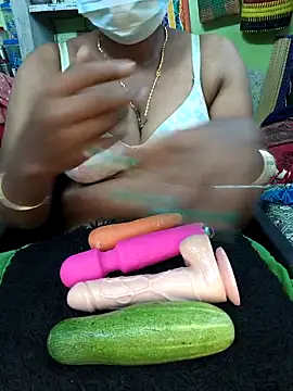 Tamilselviroja- live sex cam